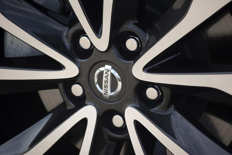 Колеса Nissan Maxima SR 2016 года  (NA) (фото 16 из 36)